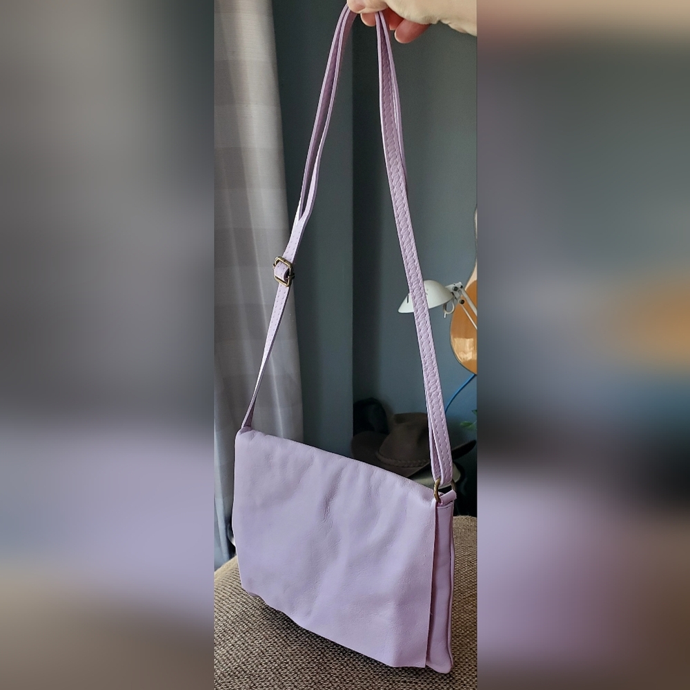 Source Unknown Leather Lilac Crossbody Bag with Adjustable Strap